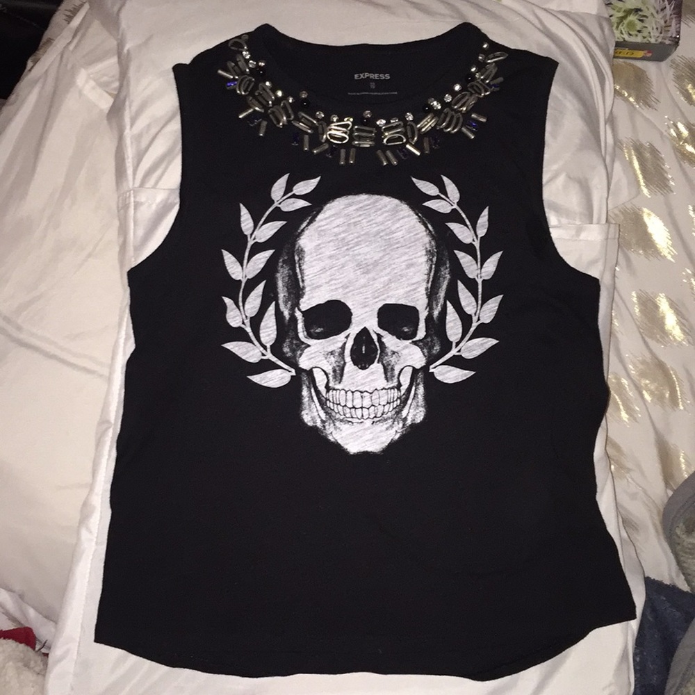 black skull top